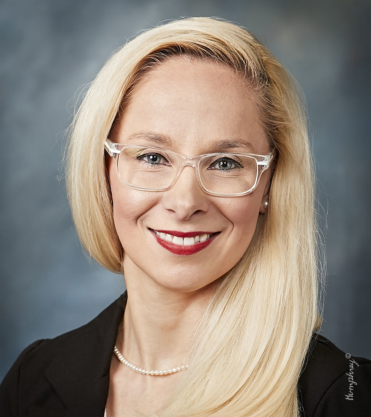 MW-Monika Holder
